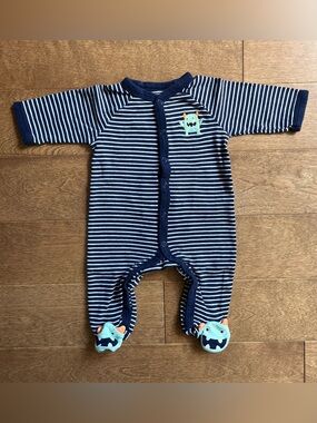 3/$10 CARTERS Baby boy footie pyjamas 3m